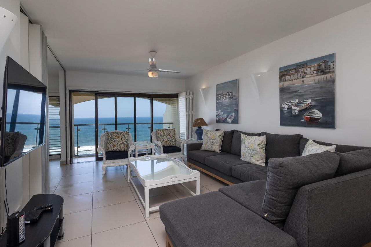 802 The Bermudas - By In Umhlanga *